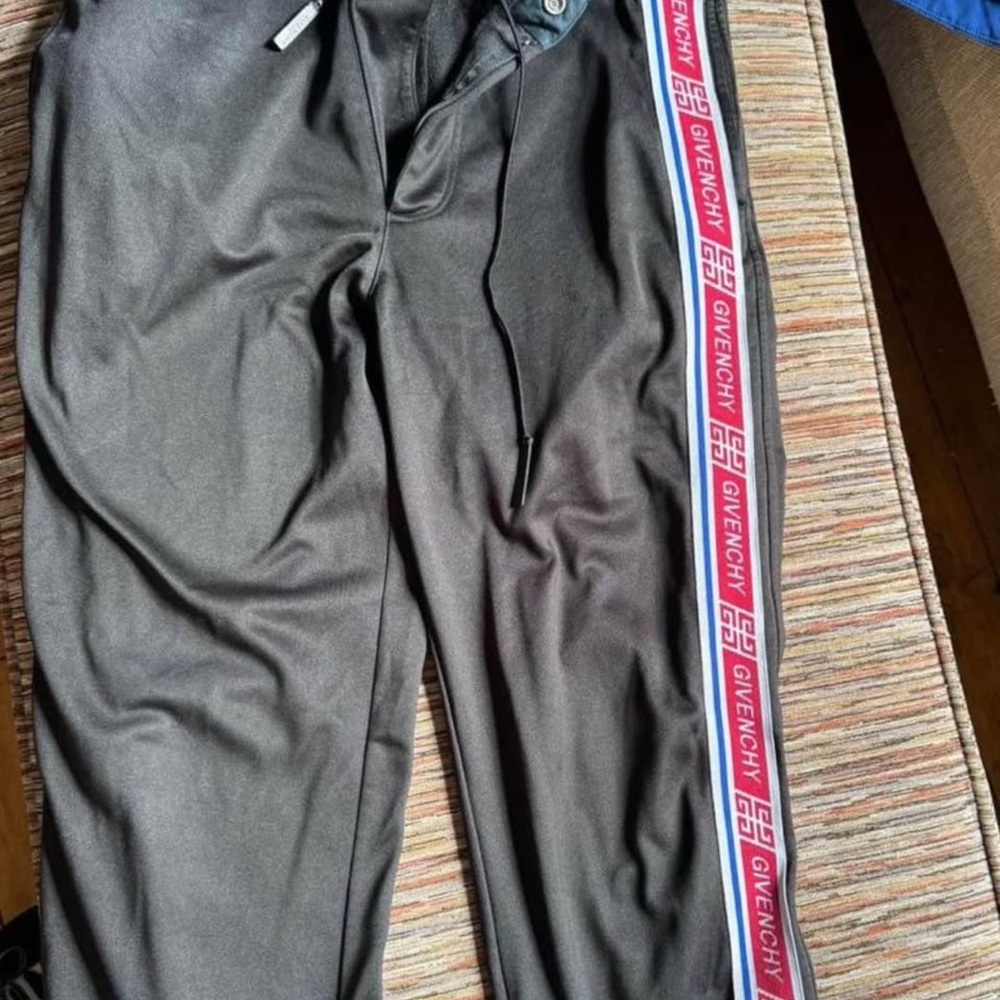 4g Givenchy Track Suit - image 7